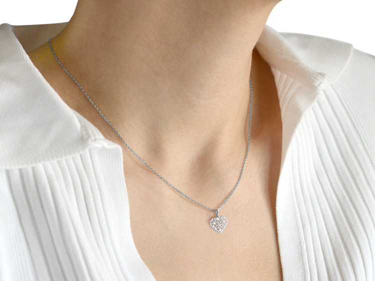 naszyjnik z sercem