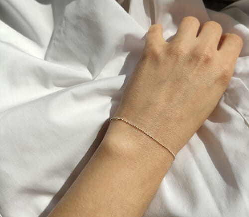 minimalistyczna bransoletka kulki