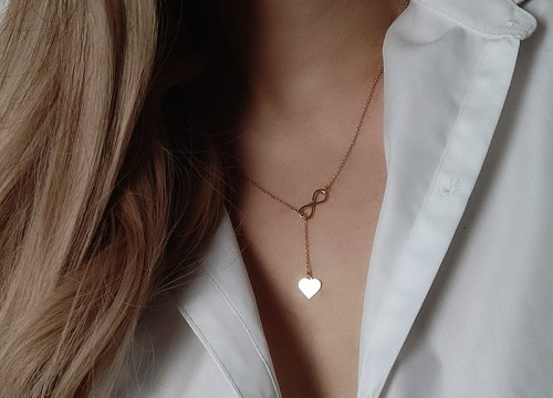 przekładany naszyjnik z sercem