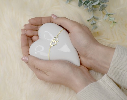 złota bransoletka z dwoma sercami