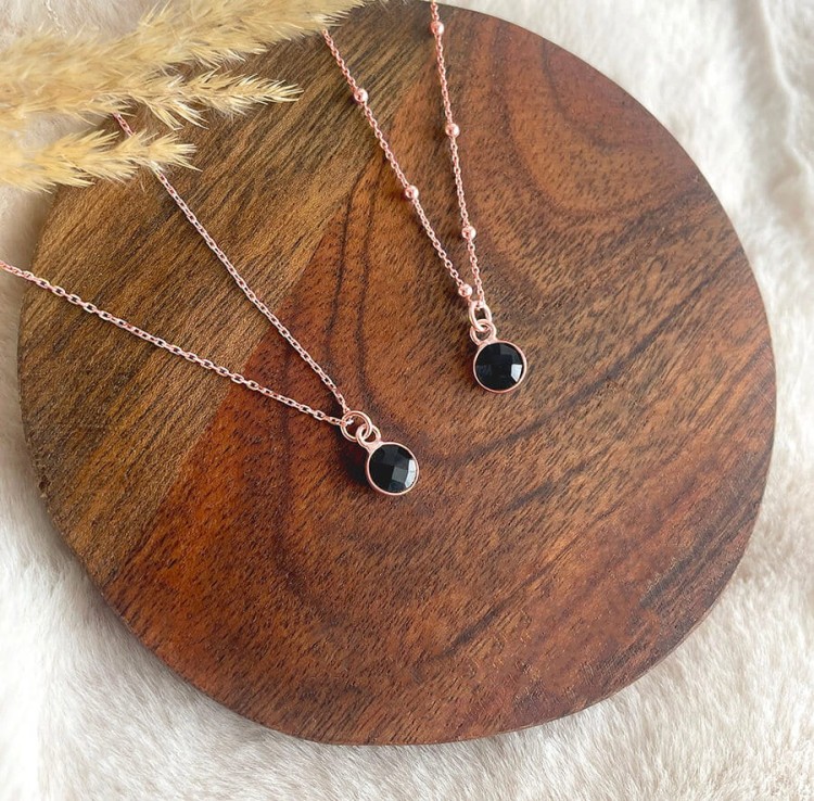 naszyjnik łańcuszek z naturalnym onyksem