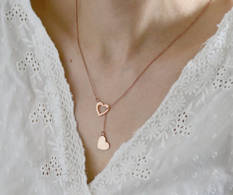 naszyjnik przedładany różowe złoto serca krawatka grawer
