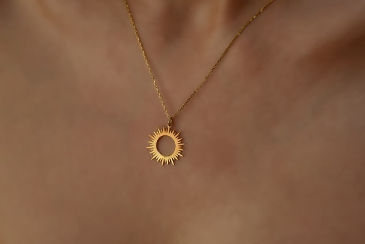 naszyjnik słońce złoty