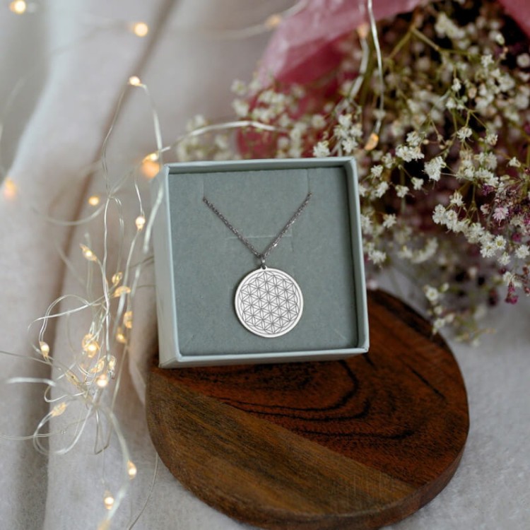 naszyjnik medalion kwiat życia