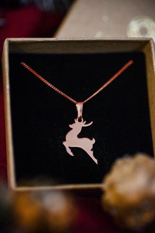 naszyjnik z reniferem