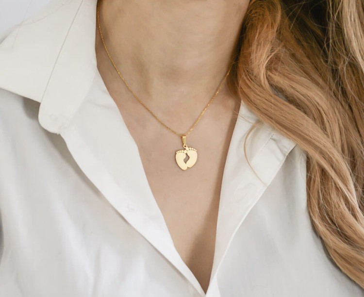 naszyjnik stópki złoty