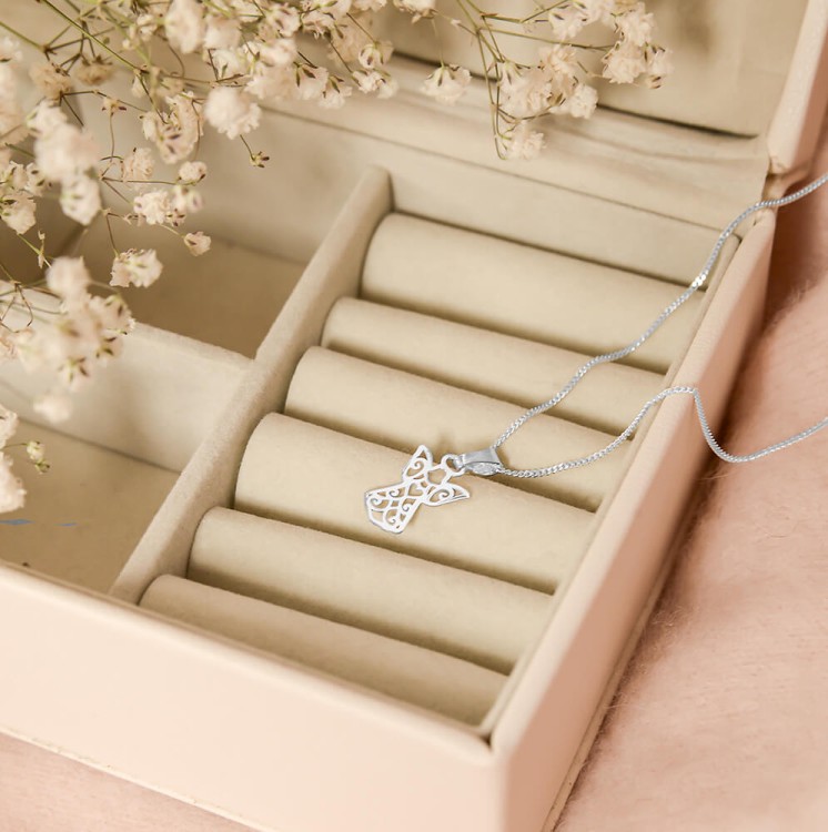 naszyjnik z aniołkiem łańcuszek