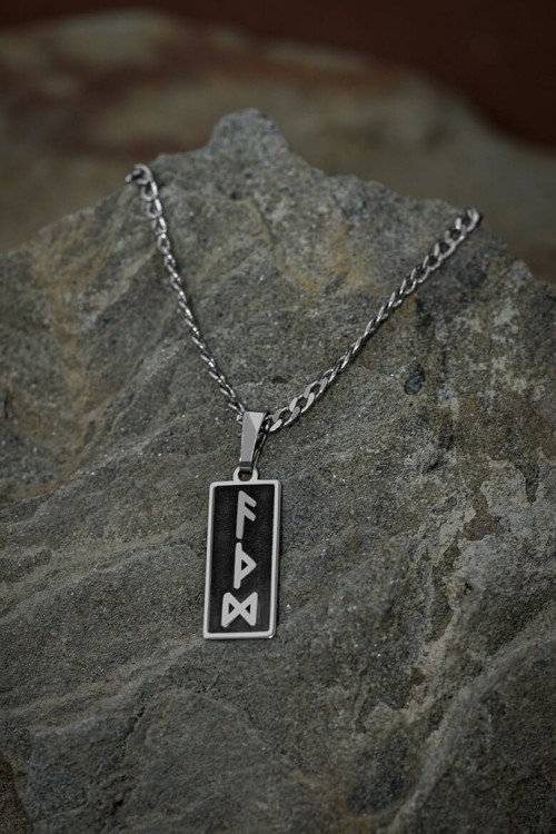 skrypt runiczny naszyjnik z runami