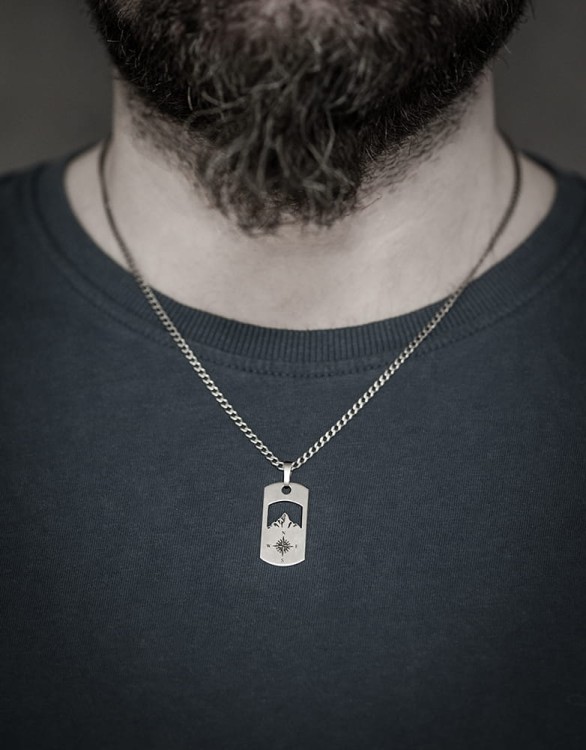 naszyjnik męski góry kompas