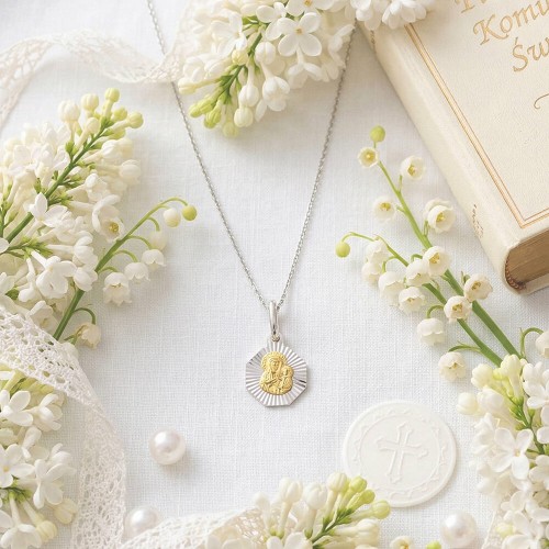 naszyjnik medalik Matka Boska z Dzieciątkiem Pamiątka Komunii Chrztu