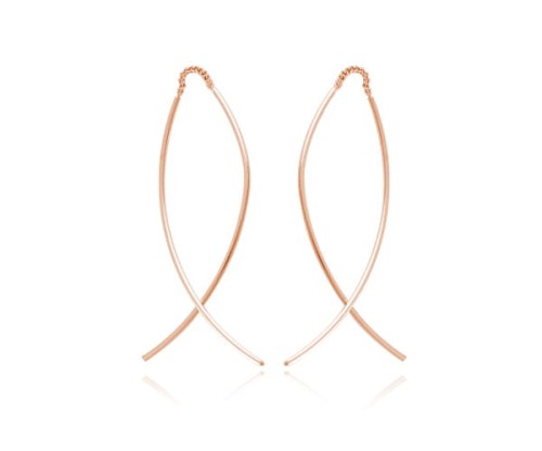 długie wiszące kolczyki przewlekane przez ucho